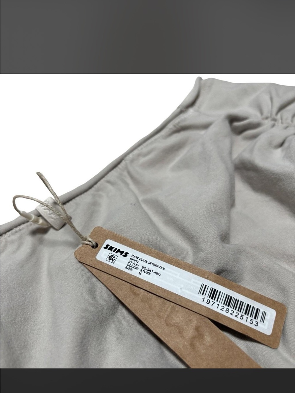 NWT skims raw edge skirt size medium color stone - Picture 2 of 5